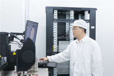 执着科技，努力创“芯”——记江苏省“最美科技工作者”洪根深